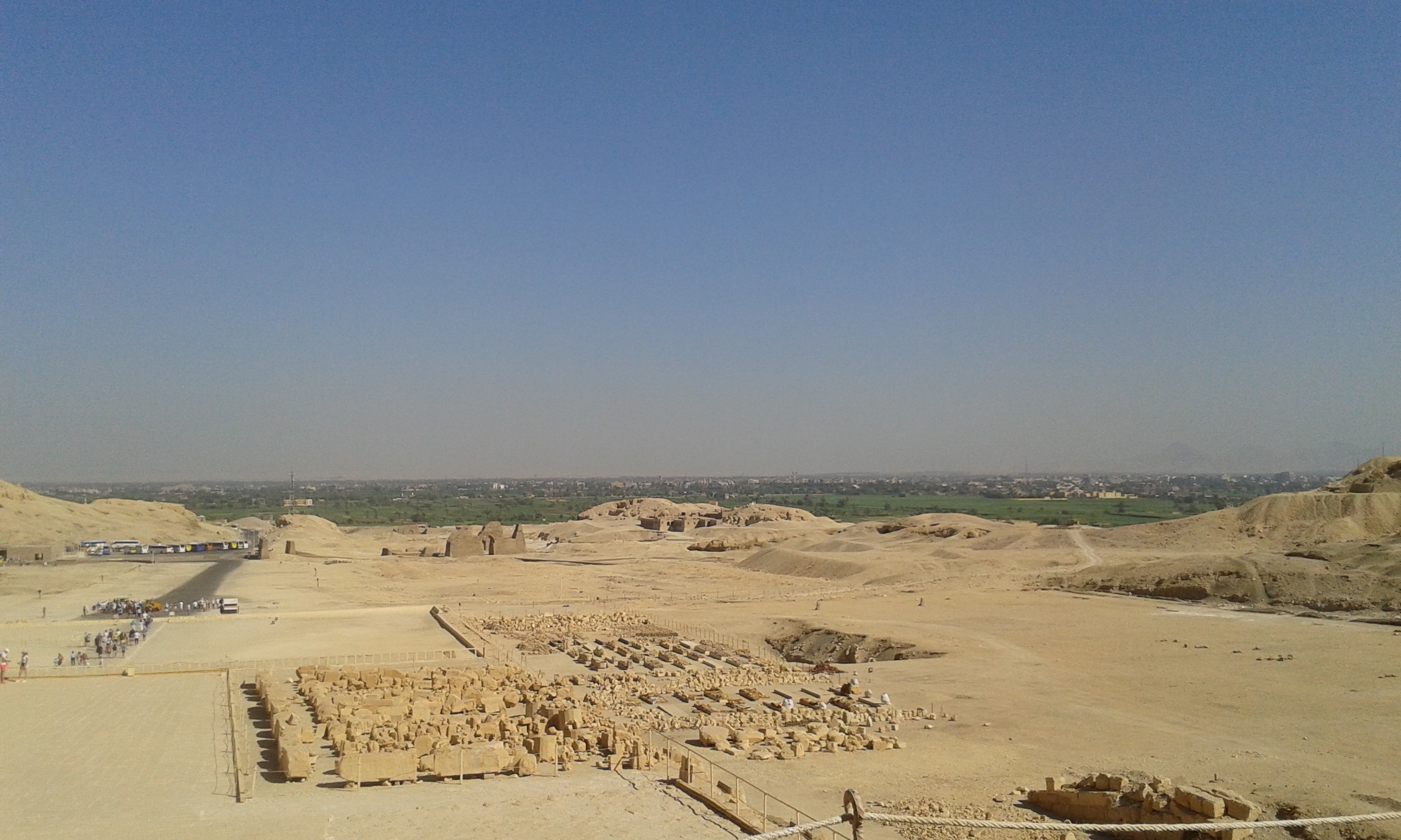 Blick vom Tempel der Hatschepsut Richtung Luxor