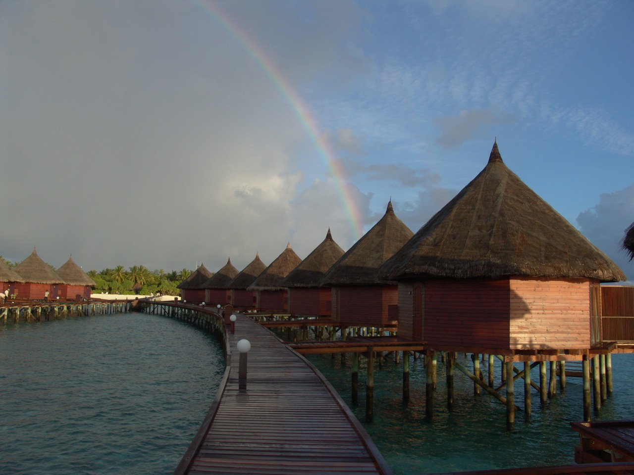 Regenbogen über Wasserbungis