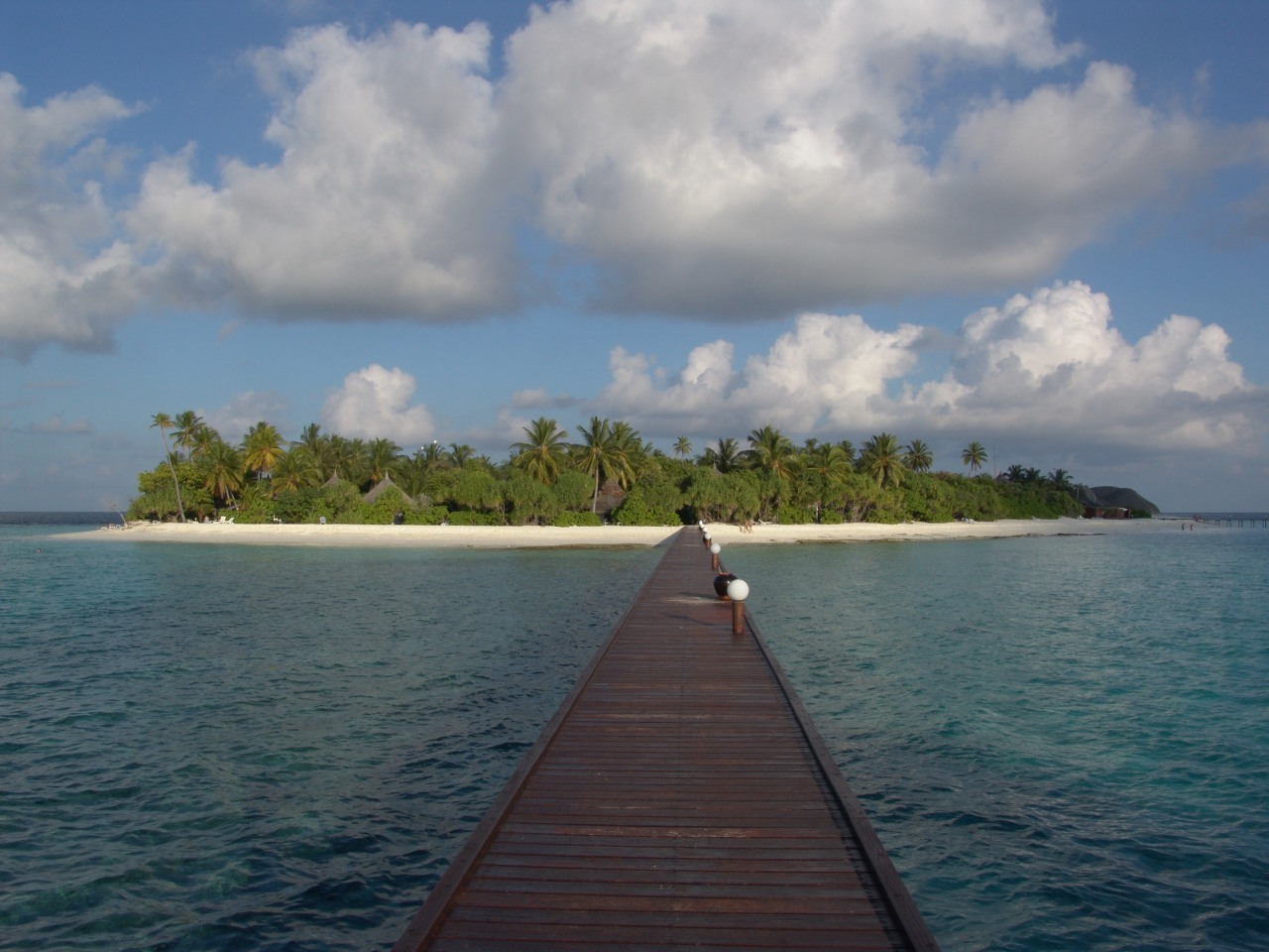 Insel von den Wasserbungis aus