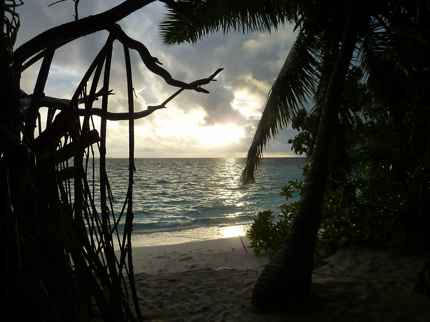 Vor der Bar am Abend