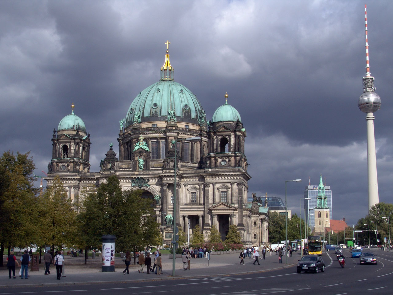 Berliner Dom mit Fernsehturm