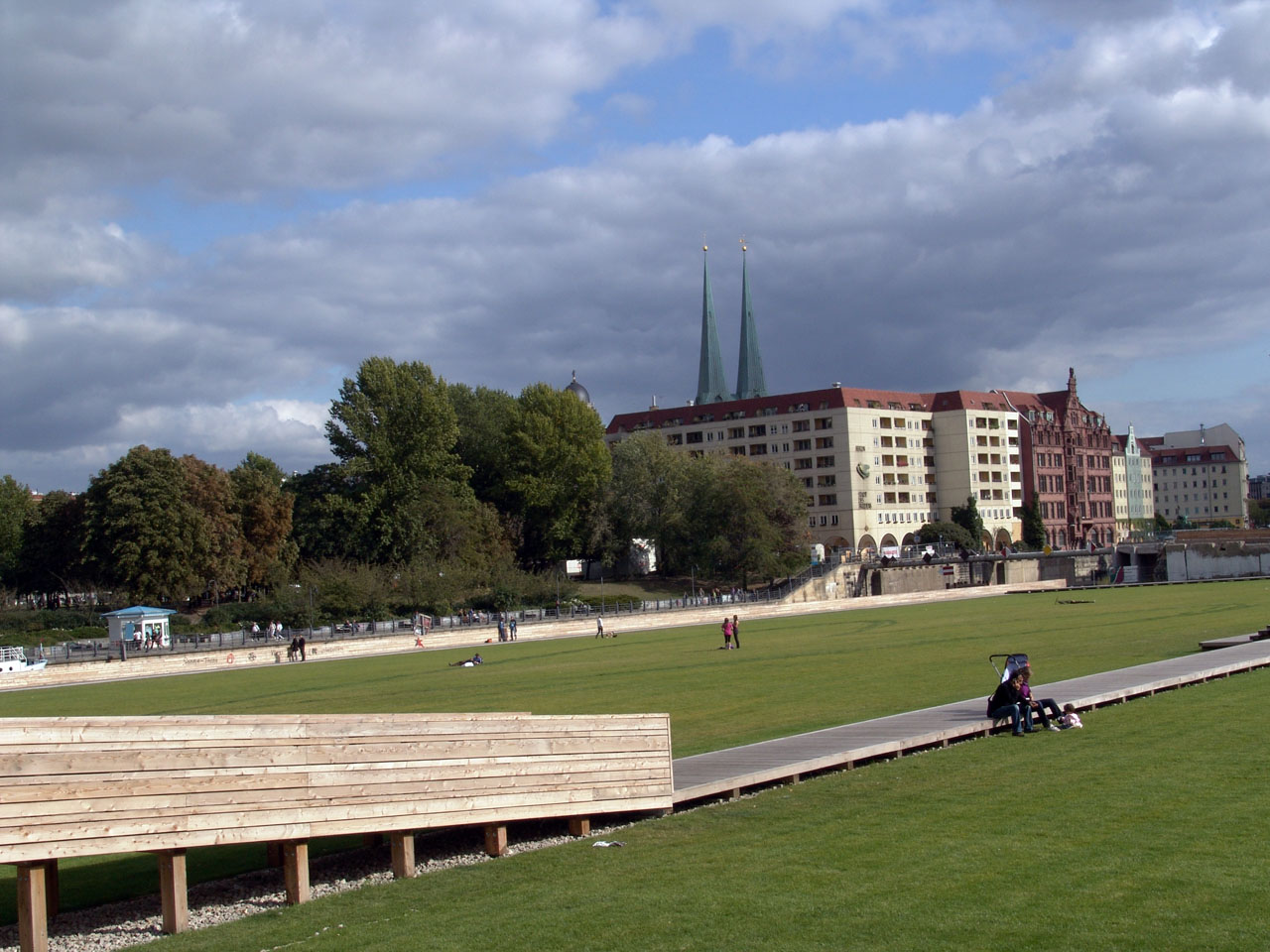 Schloßplatz, ehem. Platz des Palastes der Republik
