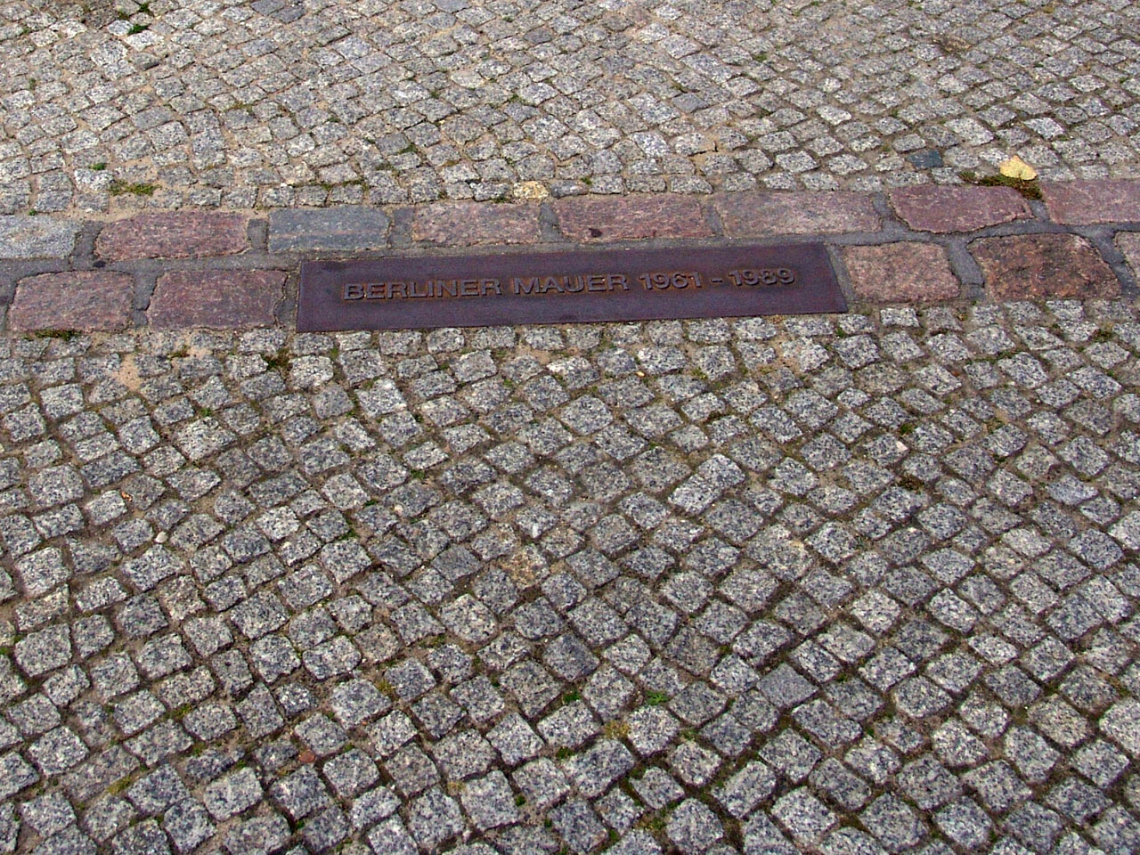 Markierung die den Mauerverlauf anzeigt