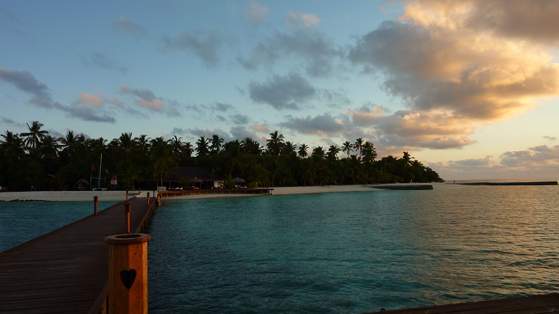 Die Insel im Sonnenuntergang