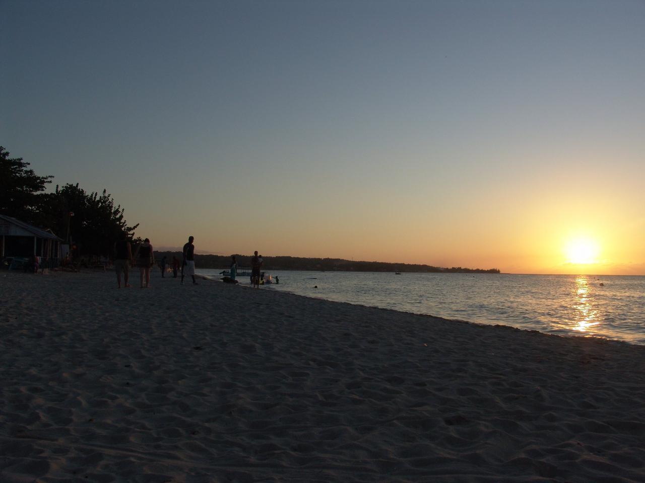 Sonnenuntergang beim Hotel