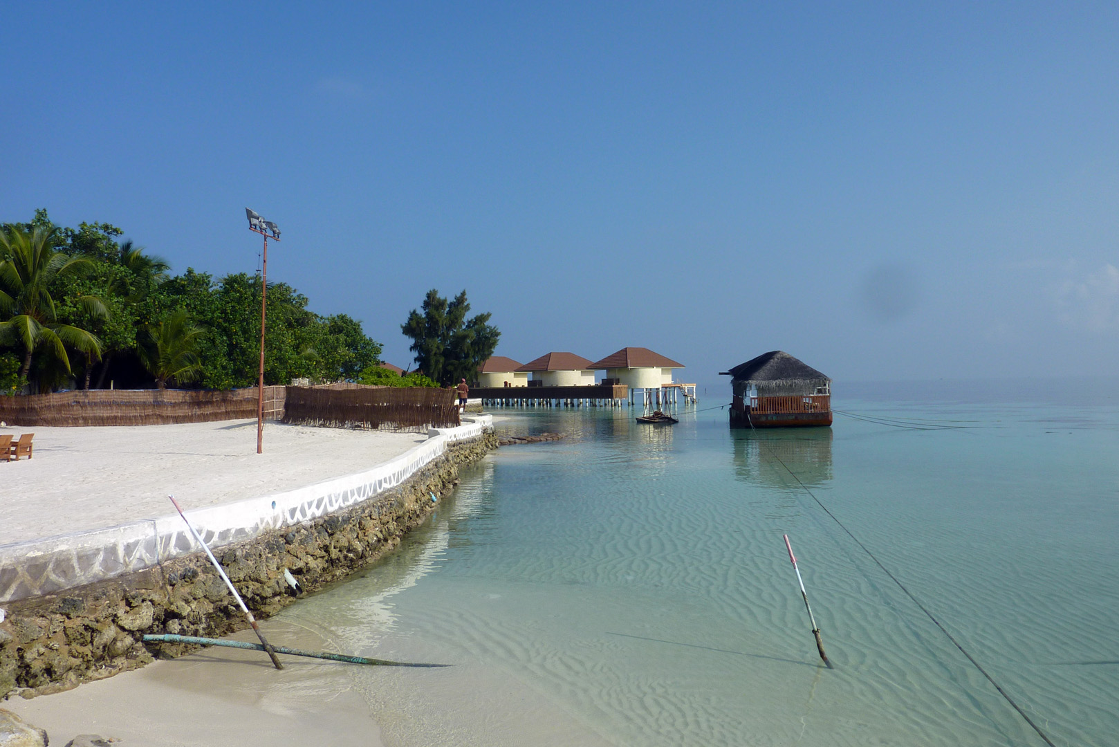 Ostseite bei den Wasserbungalows