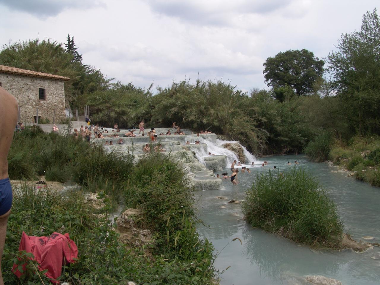 Die Terrassen von Saturnia - Gespeist von heißen Schwefelwasser-Quellen