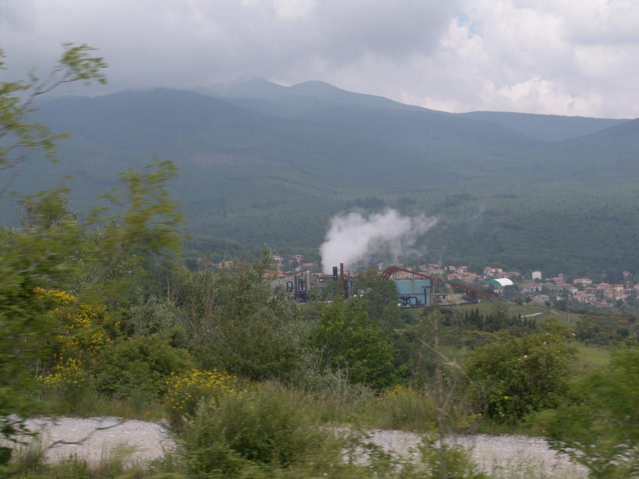 Schwerindustrie mitten in einer wunderbaren Landschaft