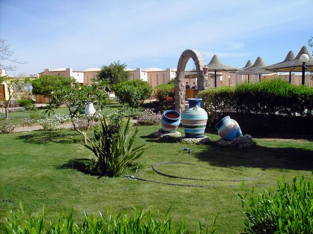 Der Garten vor dem Pool