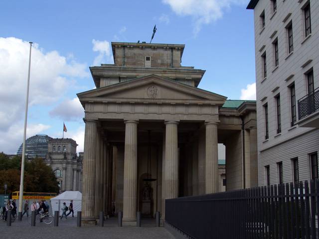 Brandenburger Tor von der Seite