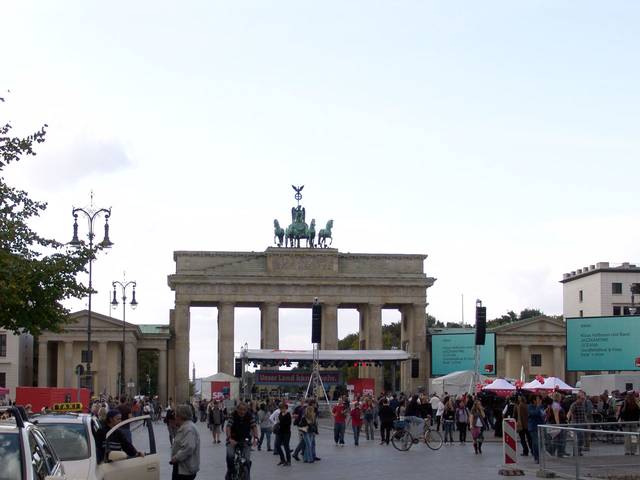 Brandenburger Tor - leider mit SPD-Bühne im Vordergrund