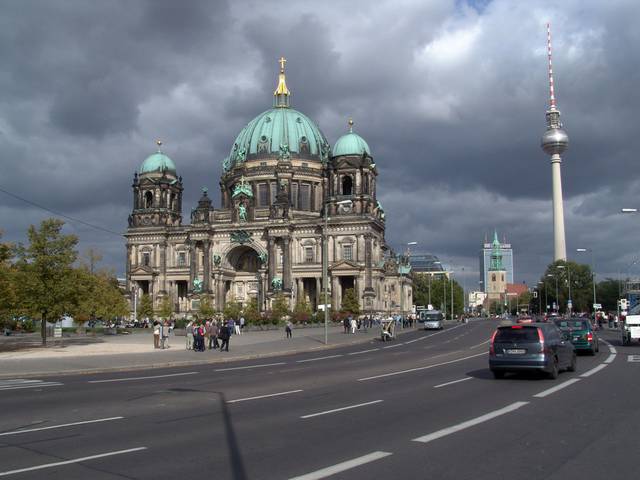 Berliner Dom mit Fernsehturm