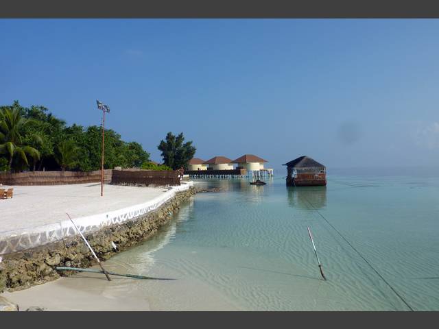 Ostseite bei den Wasserbungalows