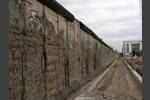 Überreste der Berliner Mauer vom Westen aus gesehen