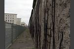 Überreste der Berliner Mauer vom Osten aus gesehen