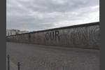 Überreste der Berliner Mauer vom Osten aus gesehen