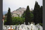 Blick vom Friedhof auf den Ort